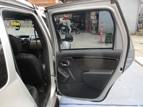 Renault Duster 1.6 DYNAMIQUE DAKAR 4X2 MT AA