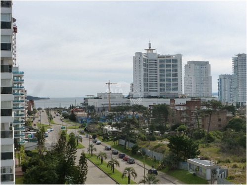 Imagen 12 de 30 de Apartamento En Alquiler, Brava, 3 Dormitorios , Punta Del Este
