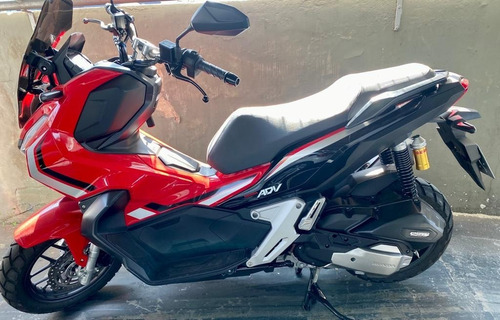 Imagem 1 de 10 de Honda Adv
