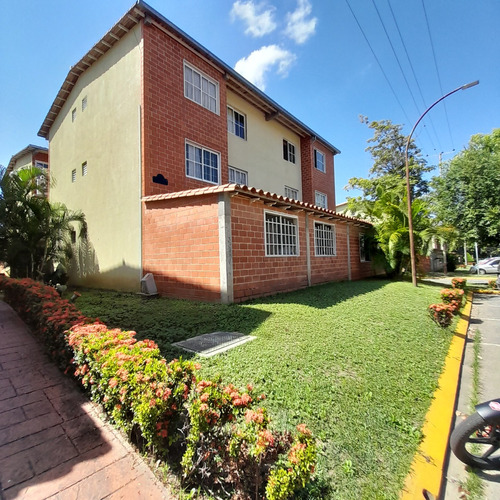 Venta De Apartamento Urbanización Valle Arriba, Valle Grande, Guatire 