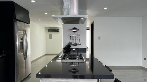 Imagen 5 de 15 de Moderna Casa Urb California Suite