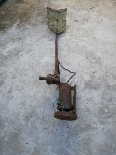 Molino De Viento 12 V Aerogenerador Antiguo (Usado)