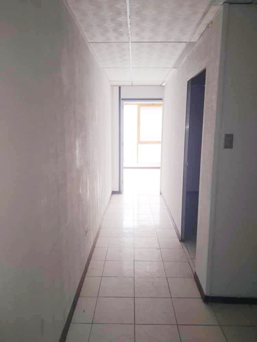 Imagen 3 de 8 de Oficina En Venta Av Lecuna Torre Prof Del Centro Caracas
