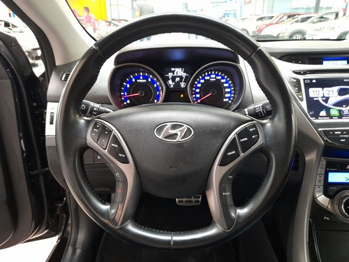 Imagem 4 de 15 de Hyundai Elantra 2.0 Gls 16v 2013