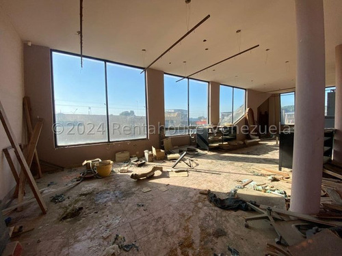 Edificio En Venta En Plana Av. Lizandro Alvarado, Ubicado En Esquina Con 8550 Mts De Terreno Valencia Carabobo Lf24-15311