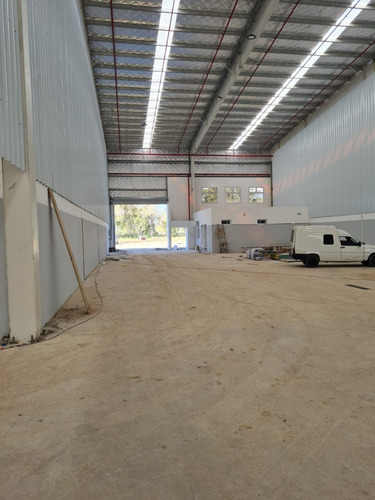 Nave Industrial 2.000 M2 A Estrenar