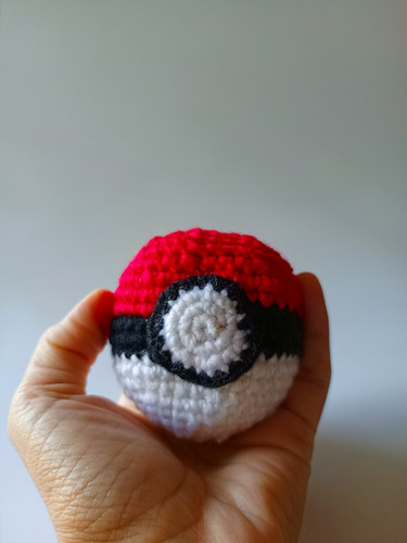 Pokebola Pokemon Muñeco Tejido Amigurumi Juguete