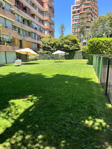 Impecable. Vistas Despejadas. 2 Estacionamientos. 3d + Serv.