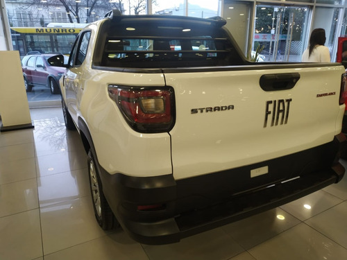 Imagen 5 de 8 de Fiat Strada 1.4 8v Freedom Cd