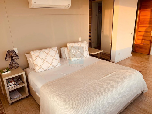 Imagen 17 de 24 de Casa De 5 Dormitorios En Playa Mansa, Punta Del Este.