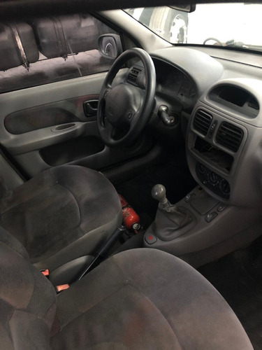 Renault Clio Ano 2002