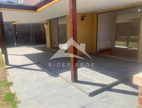 Condominio Camino Del Canelo - Alto Macul / Remodelada