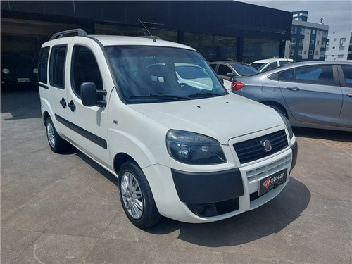 Imagem 4 de 12 de Fiat Doblo 1.8 Mpi Essence 7l 16v Flex 4p Manual