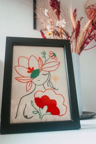 Imagem 2 de 6 de Panô Bordado A Mão | Estampa Quadro Flora