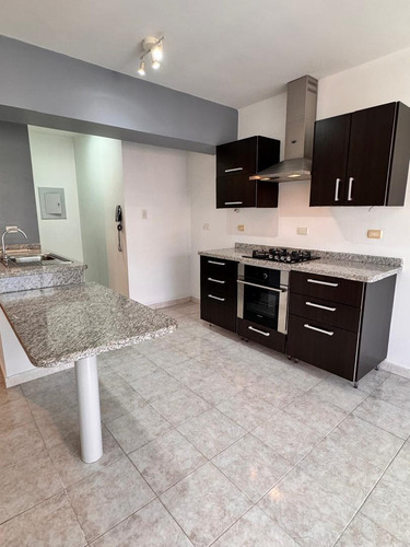 Apartamento En Mañongo Justo Frente Al Sambil (ch)