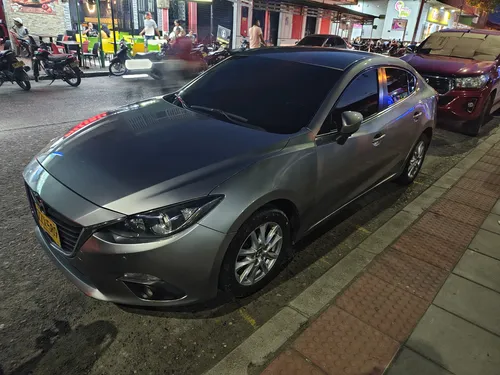 Mazda 3 2.0 Touring