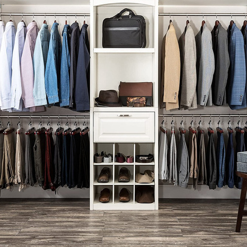 A Paquete De 6 Perchas De Madera Con Hombros Anchos Y Barra