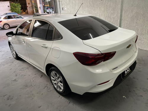 Chevrolet Onix plus 1.0 Lt 4p