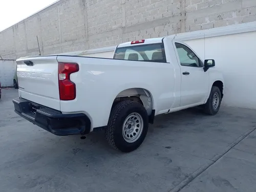 Chevrolet Silverado 4.3 V6 1500 WT Cabina Regular 4x2 At