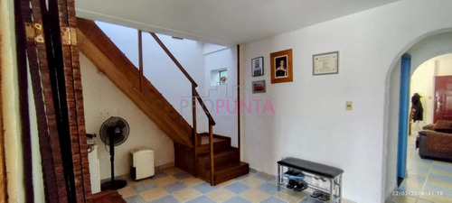 Muy Buena Casa Con Amplias Comodidades Y Construcción Ideal Para Vivienda Permanente Totalmente Equipada