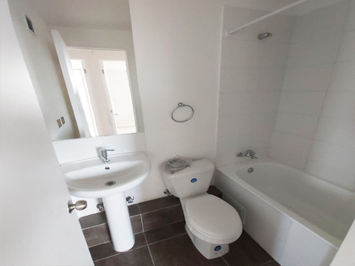 Departamento 2 Dormitorios + 2 Baños En Fernandez Albano.
