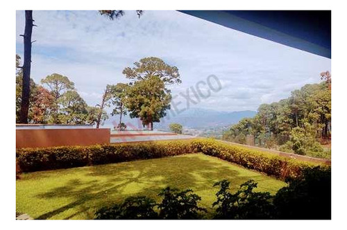 Imagen 2 de 25 de Casa En Renta En Avandaro A Dos Cuadras Del Centro