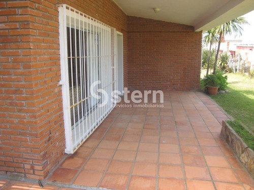 Venta Casa 2 Dormitorios, Balneario Buenos Aires, Punta Del Este- Ref: 881