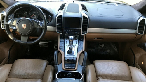 Porsche Cayenne Turbo 4.8 V8 Malek Fara