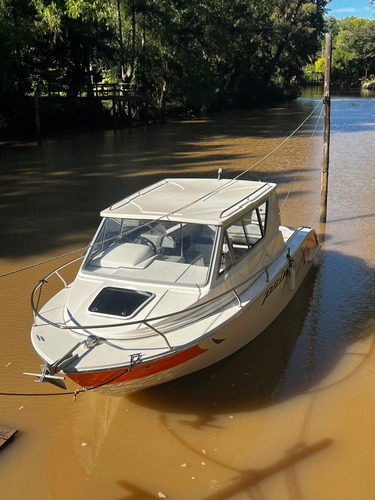 Lancha Prinz Cabinada