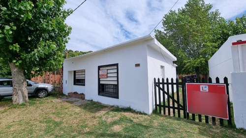 Casa 2 Dormitorios En San Clemente Del Tuyú Con Departamento Independiente Al Frente