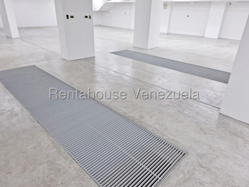 Local Comercial A Estrenar, Posibilidad De Taller Mecanico O Consecionario___ Rahml ___ 25-23608