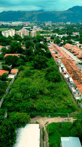 Vende Terreno En El Rincon-mañongo, Zonificación Para Uso Residencial, Profesional O Cultural. Keivis V