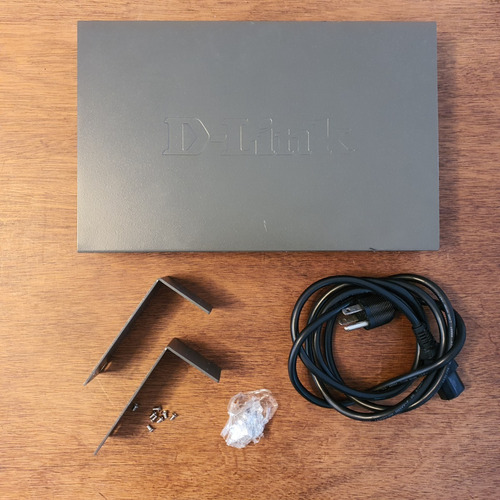 Switch 24 Portas 10/100mbps D-link Des-1024d (ver Descrição) (Usado)