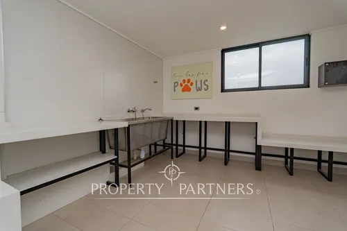 Moderno Departamento Semi Nuevo En Las Condes!