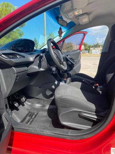 Peugeot 208 2015 1.0 Access 5p