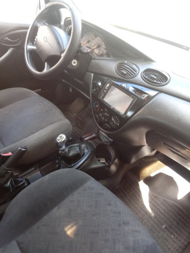 Ford Focus 2003 1.8 5p