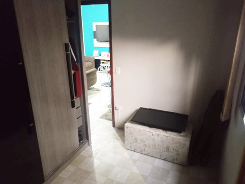 Imagem 13 de 14 de Casa Condomínio 2 Dormitórios 1 Vaga Jardim Esmeralda