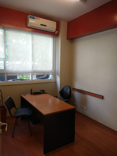 Imagen 3 de 14 de 5 Oficinas + 1 Sala De Reuniones + Recepción Y Cocina