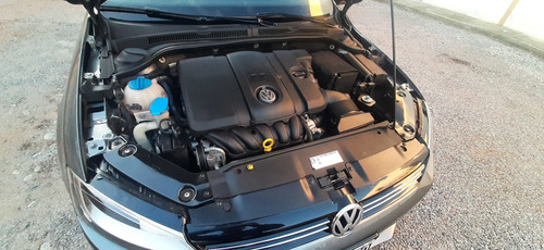 Imagen 11 de 12 de Volkswagen Vento 2014 2.5 Luxury 170cv