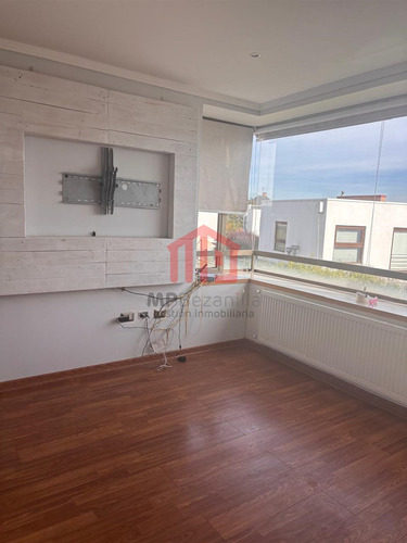 Casa En Venta De 4 Dorm. En Concón