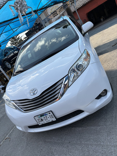 Toyota Sienna Xle At