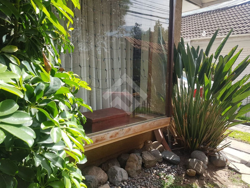 Casa En Venta De 7 Dorm. En Peñalolén