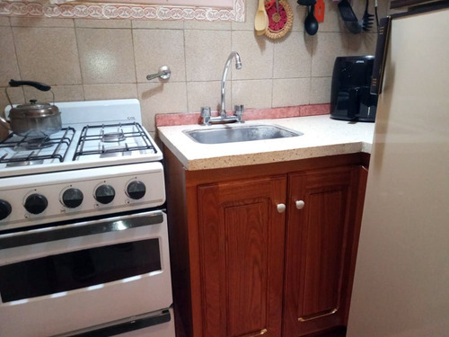 Departamento En Venta 2 Ambientes - Zona Centro, Contrafrente Con Patio