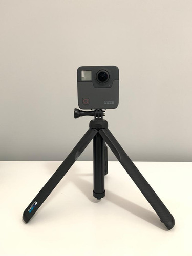 Câmera Gopro Fusion 360° Com Cartões Sandisk.