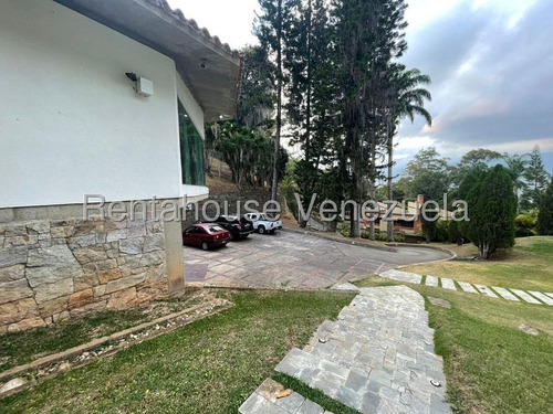 Casa En Venta En Alto Hatillo Remodelada Piscina Caracas Casas Angela Tochon