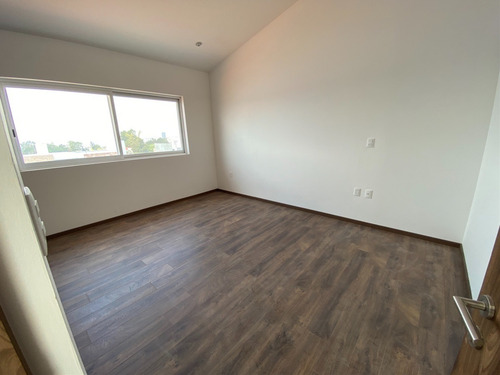 Imagen 18 de 25 de Habitación En Planta Baja- Lomas De Juriquilla
