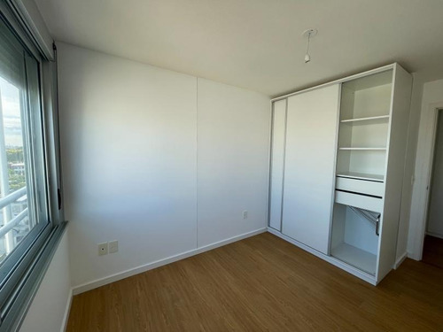 Imagen 9 de 15 de Apartamento 1 Dormitorio En El Corazón De Malvín- E-tower Sky Ne #1206
