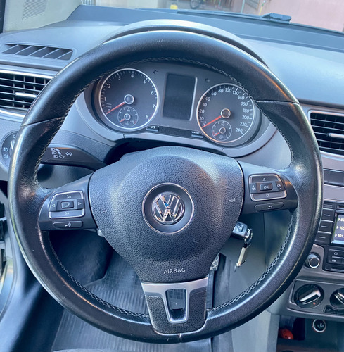 Volkswagen Suran 1.6 Highline 101cv