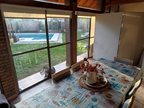 Casa Impecable, Con Piscina, Quincho Y Gimnasio, 278 M2 De Luz Y La Mejor Ubicacion Te Esperan !