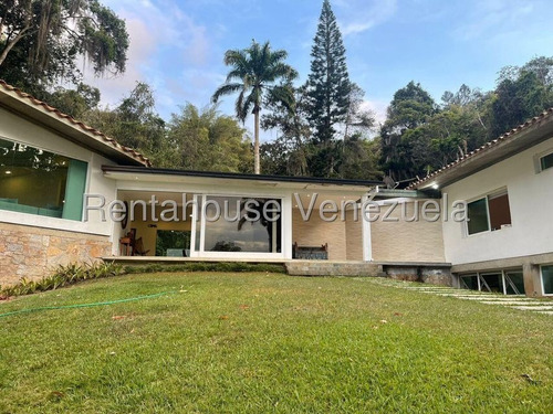 Casa En Venta En Alto Hatillo Remodelada Piscina Caracas Casas Angela Tochon